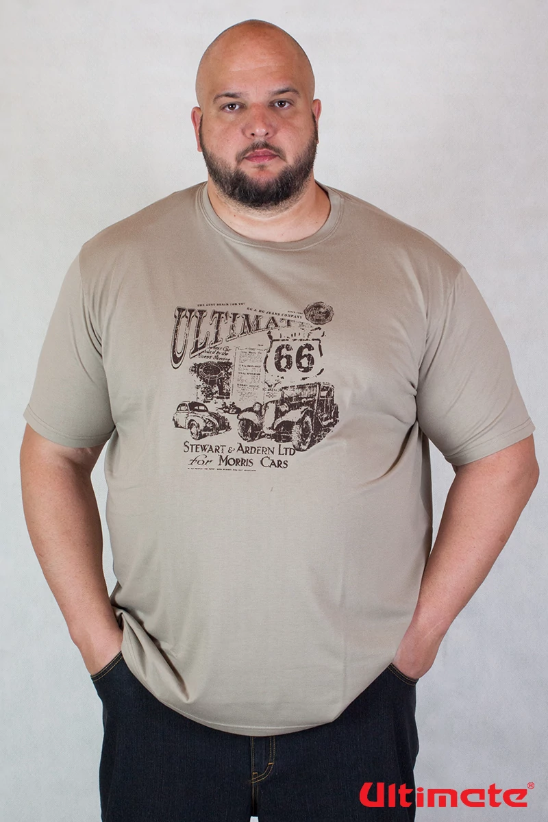 barna nagyméretű póló férfiaknak